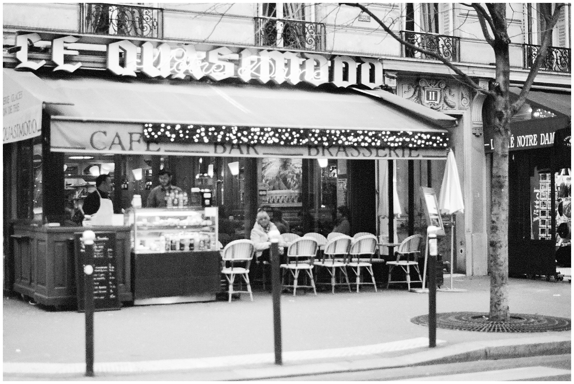 KrystaNormanPhoto_Christmas_Paris_France_Destination_Travel_Photographer_Krysta_Norman_0002.jpg