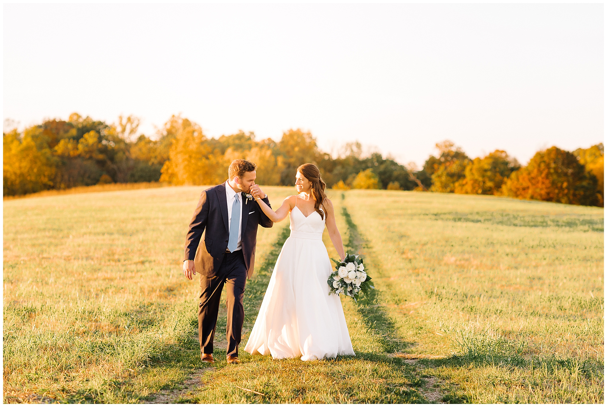 KrystaNormanPhoto_Intimate_Fall_Micro_Wedding_Goodstone_Inn_Middleburg_Virginia_Photographer_Krysta_Norman_0054.jpg