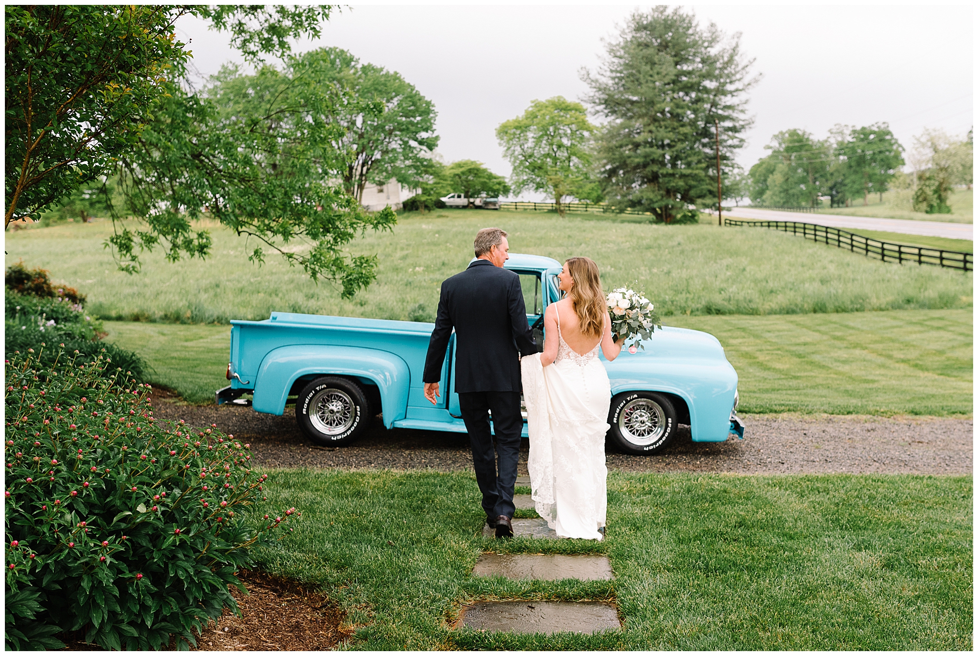 KrystaNormanPhoto_Summer_Early_Mountain_Vineyard_Wedding_Charlottesville_Virginia_0010.jpg