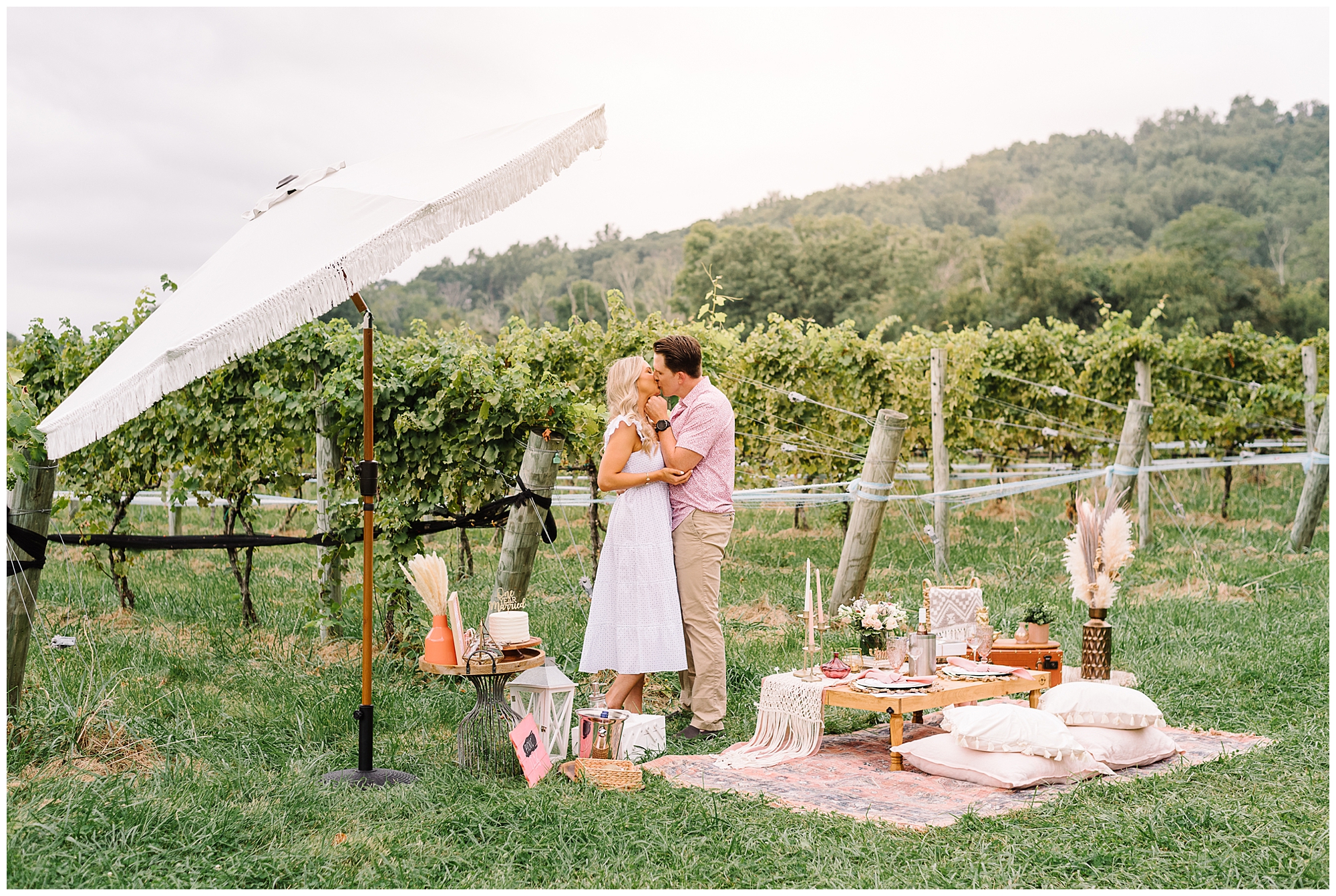 KrystaNormanPhoto_Walsh_Familly_Wine_Fall_Anniversary_Picnic_Purcellville_Virginia_0006.jpg